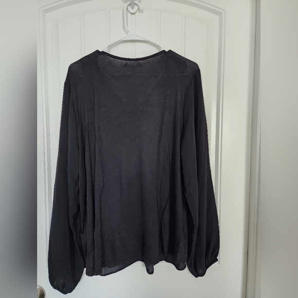 NEW! Maurice's Black Lace Neck Line Floral Long Sleeve Blouse, NWT, Size XXL - Picture 2 of 3